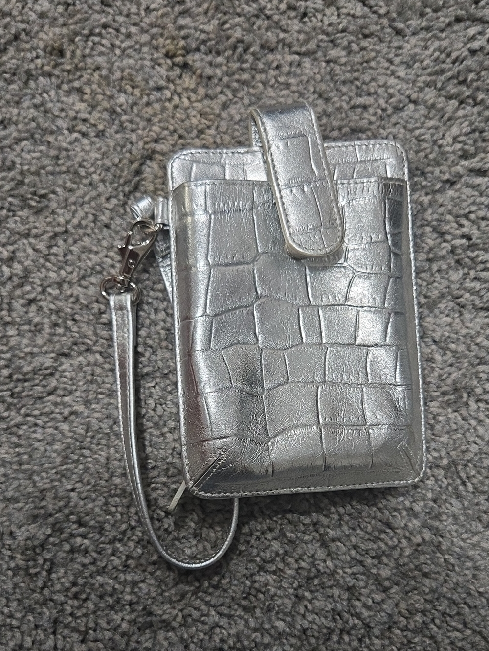 Vintage Leather Metallic Silver Tone Phone Case Holder Wristlet Coin Pouch